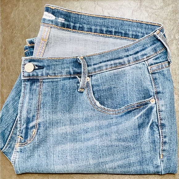 Old Navy Women’s Boot-Cut Jeans, Size 14P - Picture 12 of 14